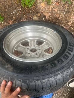 Tier and wheel new tier still has chalk marks on it P225/70r16