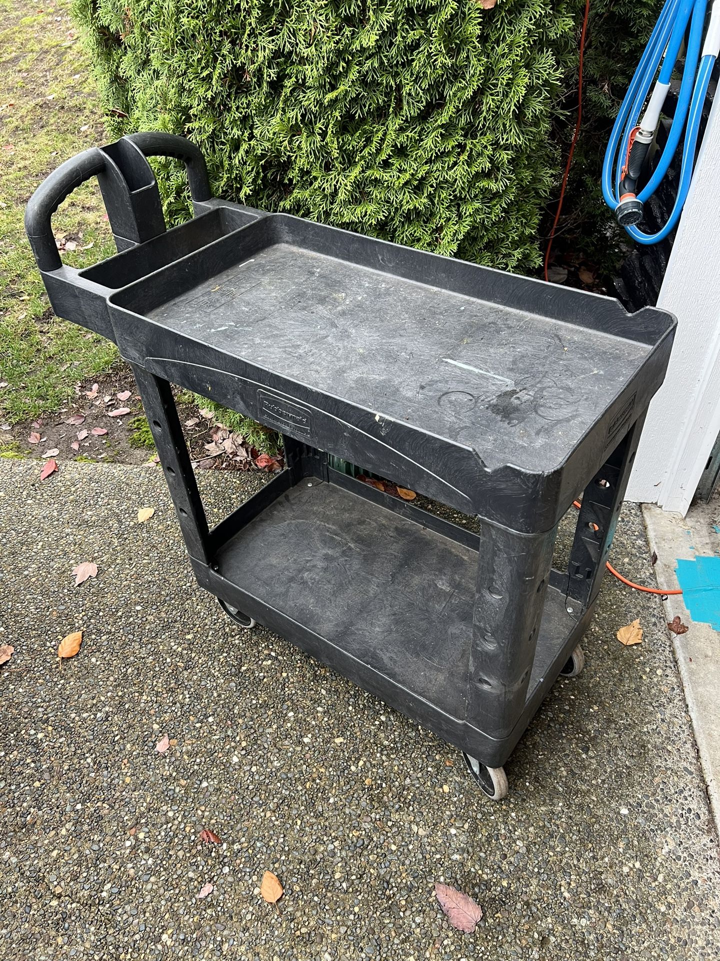 Small / Narrow Rubbermaid Cart With High Back Handle 