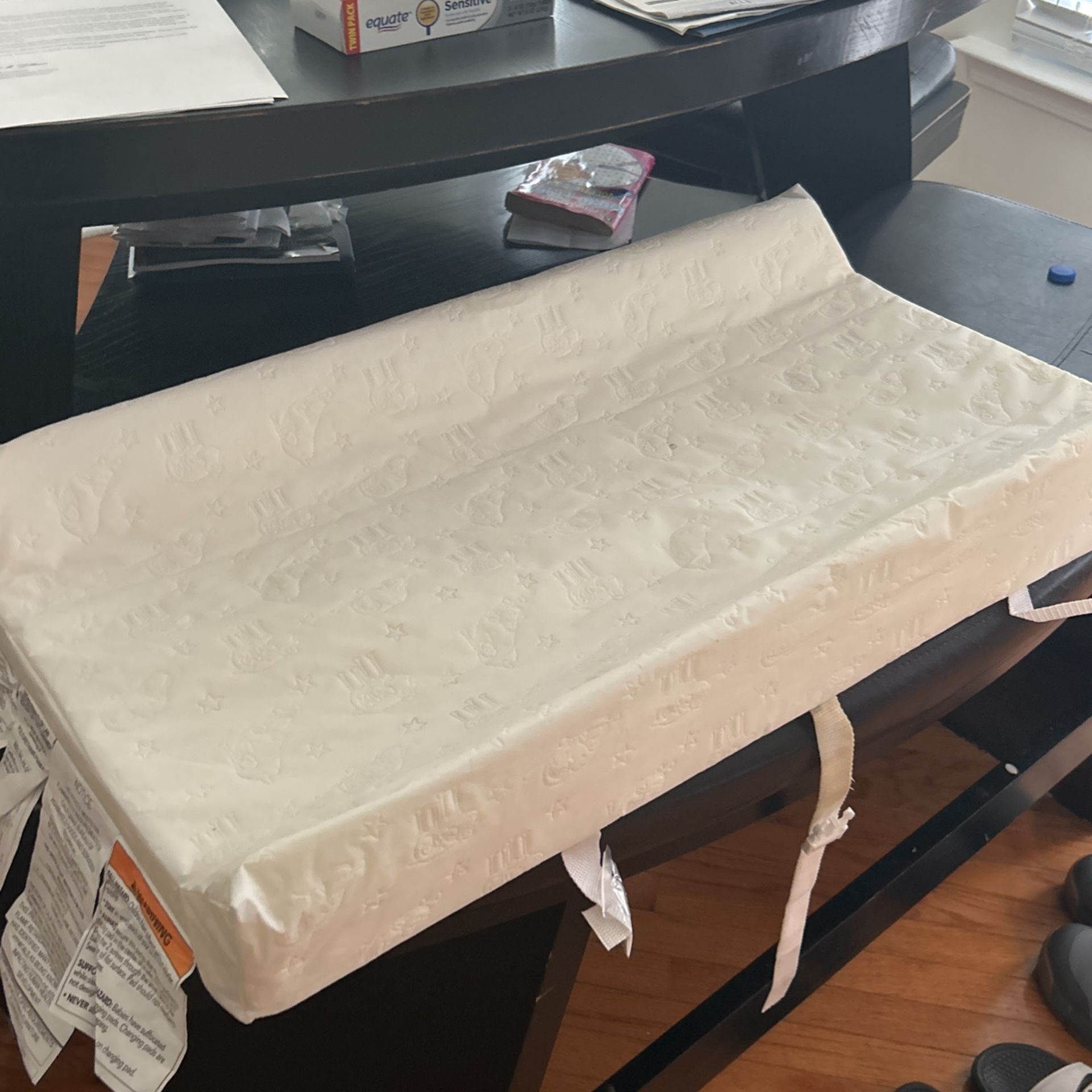 Changing table mat