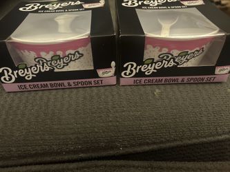 New in box Breyers Ice Cream bowl and spoon set I have two of them