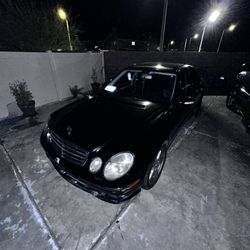 Mercedes Benz E(contact info removed)