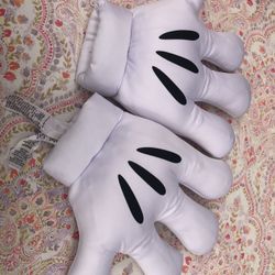 Micky Mouse Hands