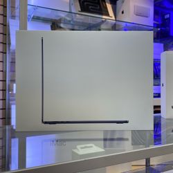 15” MacBook Air M4 W/ 32GB / 1 TB SSD