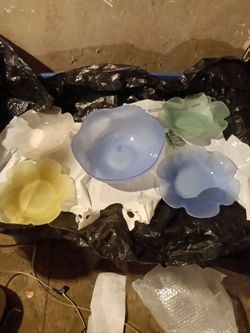 vintage frosted glass scallop bowl
