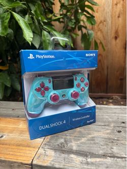 PS4 controllers