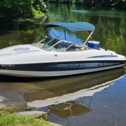 2002 Maxum  Family Boat 