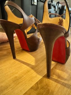 Christian louboutin serena lace up brown peep toe sandals