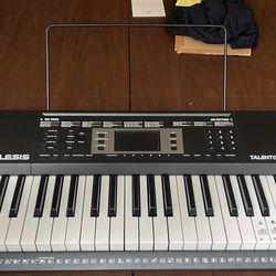 Alesis 61 Keyboard 