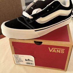 Knu Vans Black N White  New Size 7.5w