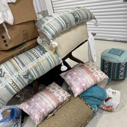 Throw Pills And Footstand 