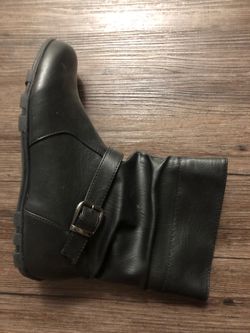 New black boot booties for kids. Size 4