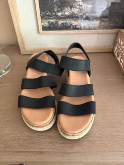 Black sandals size 6.5