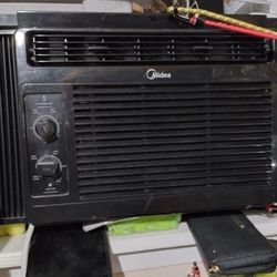 Midea Window Ac *Moving Need To Sell*