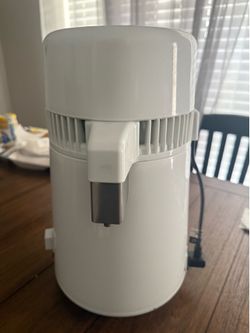 Water Distiller 750W 110-120V — Works Great — Minor Crack on Base (cosmetic only)