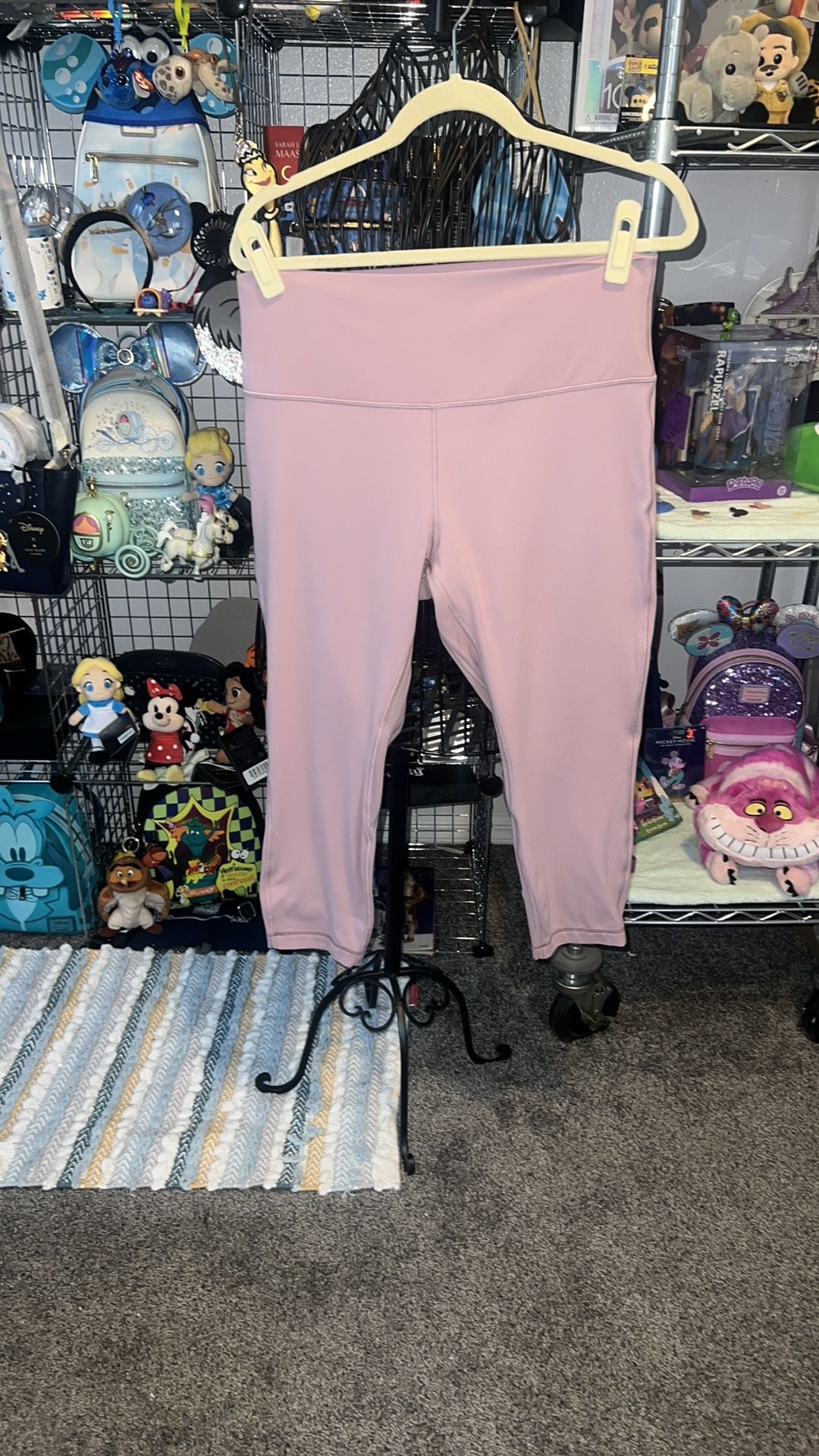Like New Lululemon Dusty Violet 23in Women’s Leggings Size 14