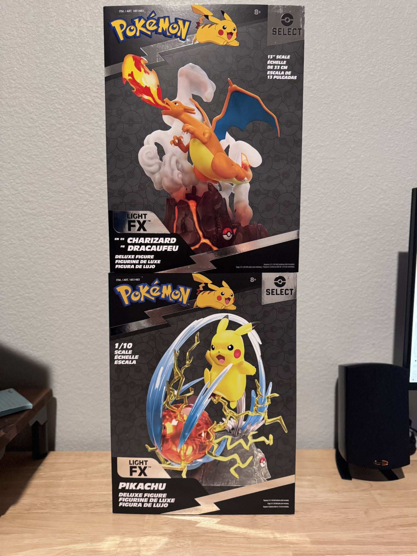 Pokemon Select Deluxe Figure Set: Charizard & Pikachu