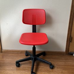 Children’s Adjustable Desk Chair 