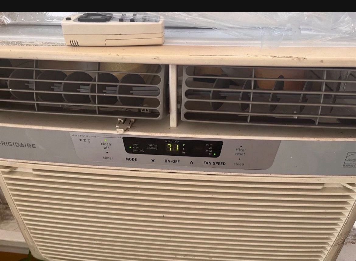 AIR CONDITIONER 10000 BTU ENERGY STAR