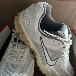 Nike Vomero 5 Sz 10 Men = 11.5 Women 