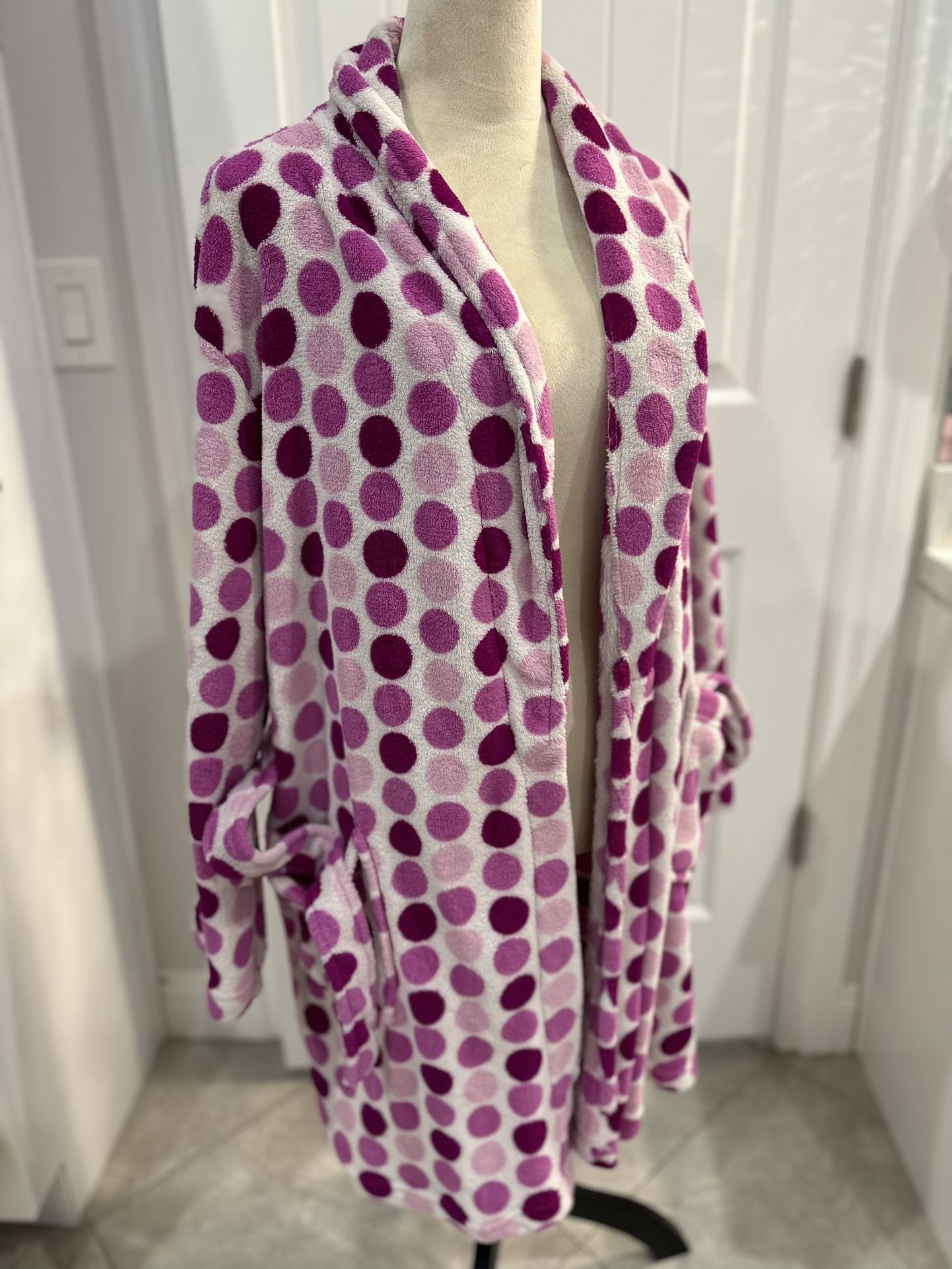 Robe Pinks $5
