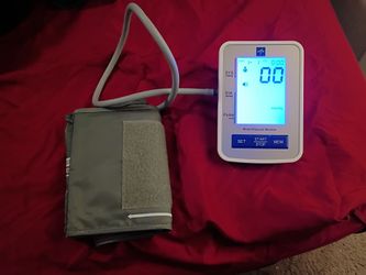 Blood pressure machine with 2 cuffs