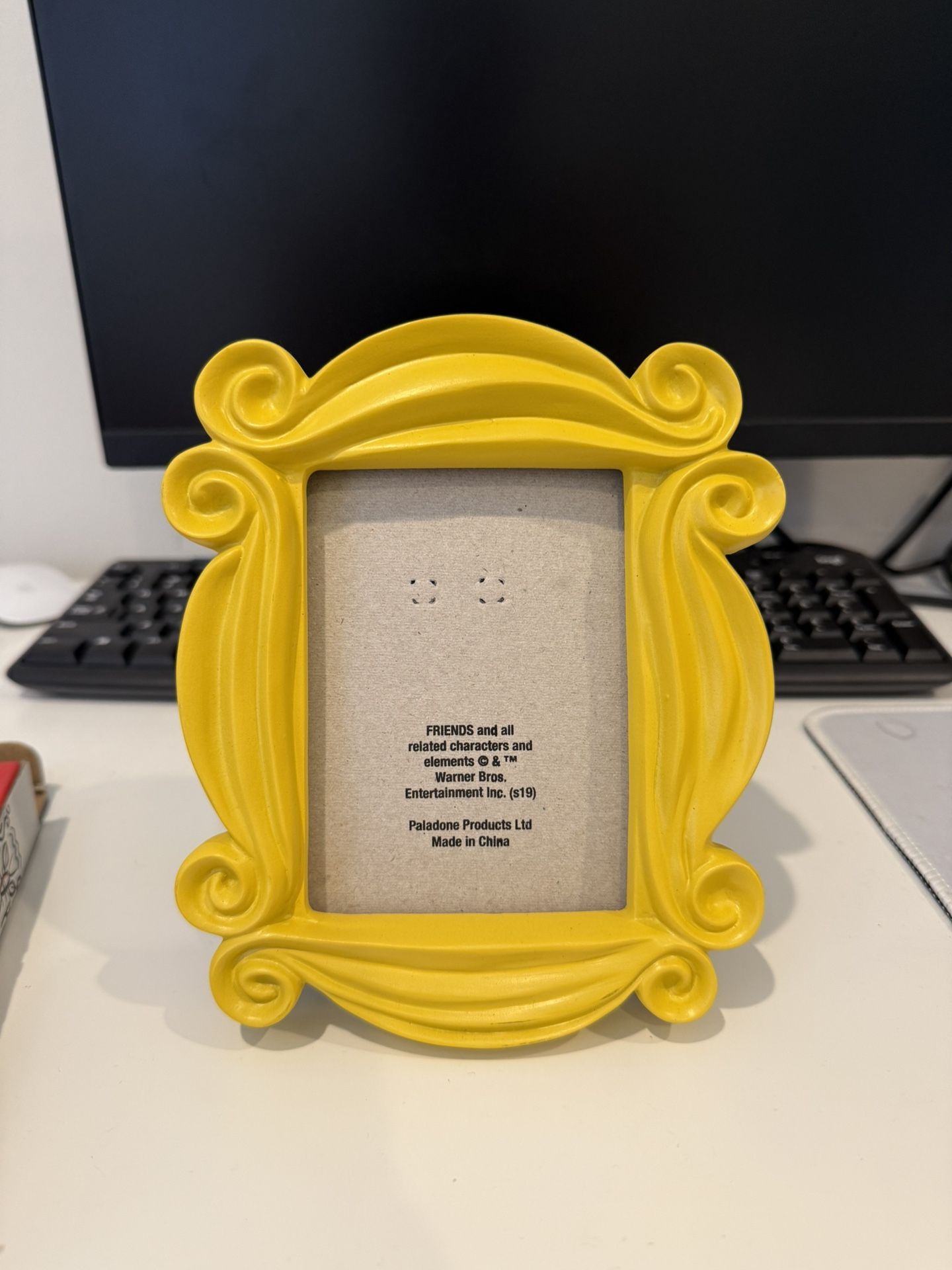 Friends peephole photo frame