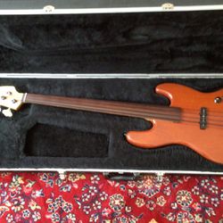 Warmoth Bass Guitar Fretless With Case