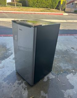 Mini fridge