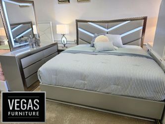 Glam Bedroom Set 4pc Vanity Set Optional