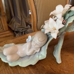 Lladro “Dreaming On Dew Drops” - 6787