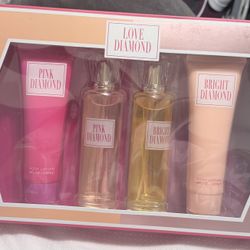 Set De Regalo Love ❤️ Pink Diamond De 4 Piezas Body Lotion Y Perfume Nuevo Por $25