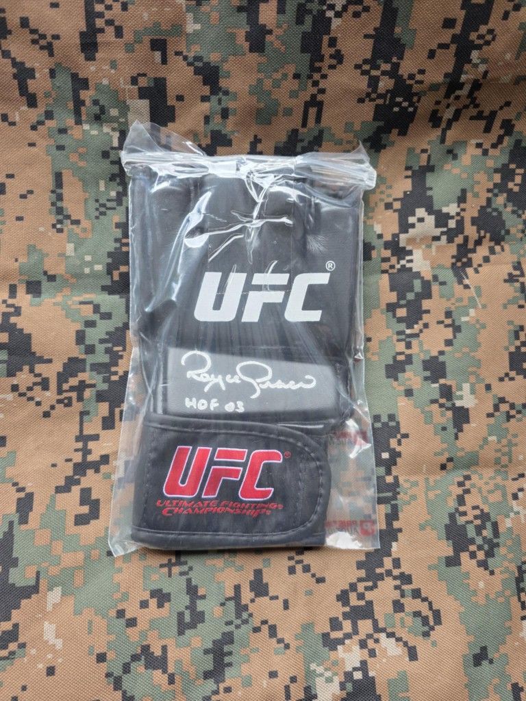 Joyce Gracie UFC Glove with COA