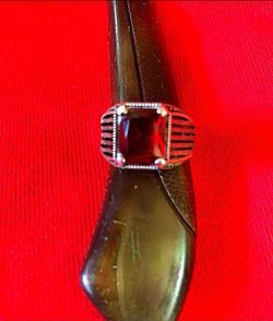 Handmade men,s 925 silver ring size 11 red agate weight 7 grams