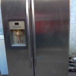 GE Refrigerator 