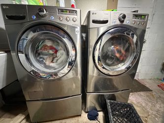 Electric LG Front Load Washer and Dryer Set