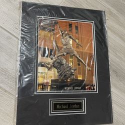 Michael Jordan Statue Plaque (Unopened)