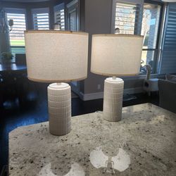 Brand new 23" Modern Ceramic Table Lamp Set of 2 for Living Room White