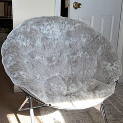Circular lounge Chair