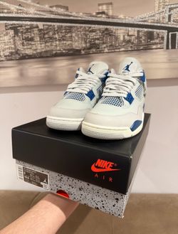 Jordan 4 military blues size 9