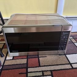 Panasonic Microwave 1300 Watts