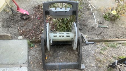 Suncast 175 ft. Hosemobile Garden Hose Reel Cart,