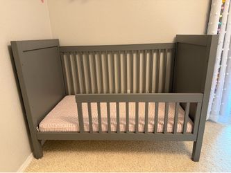 Crate and Barrel Toddler Bed with Matress