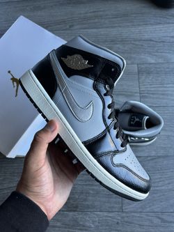 Jordan 1 Mid Metallic Silver