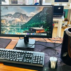 Apple Mac Pro 2013 2.7Ghz 12-Core Xeon E5 64GB RAM 1TB SSD AMD FirePro D700 12GB VRAM !!!!