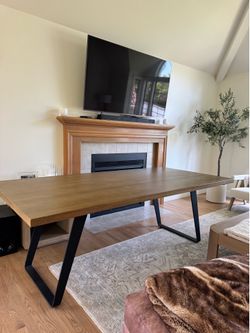 Crate and barrel dinning table