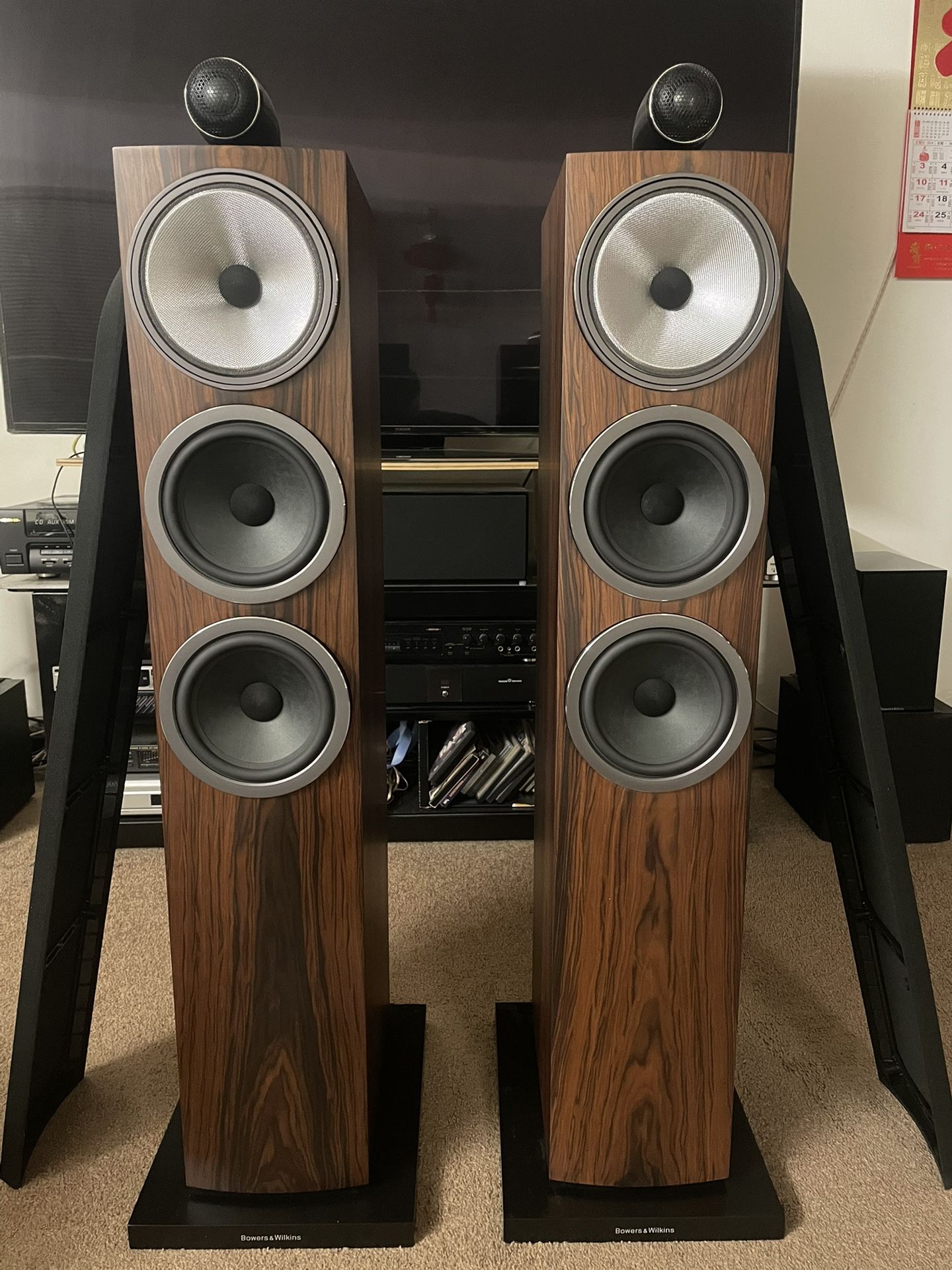 Bowers & Wilkins 703 S3 b&w