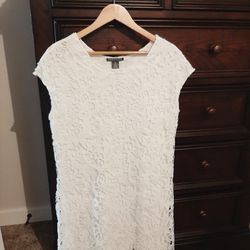 Sz 10  Womens White Dress In Excellent  Condition By Chelsea & Theodore 