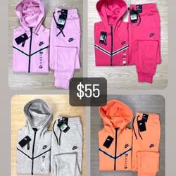 Women Nike Tech