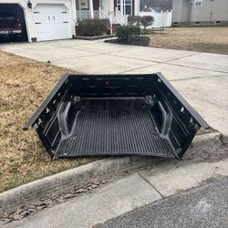 ***Free*** BED LINER truck bed liner 6’ x 5’