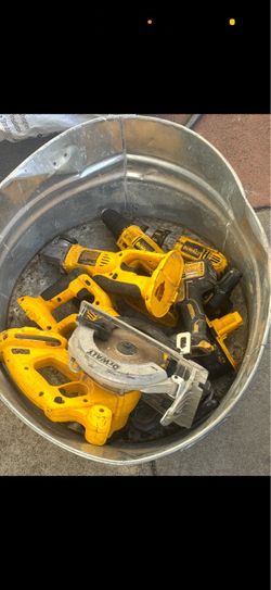 drills impacts  and saws whole bucket